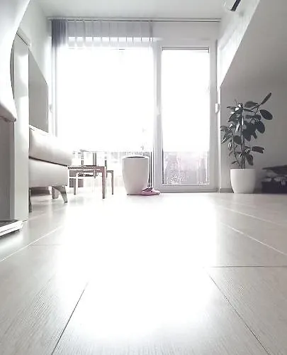 Apartman Bela ***** *