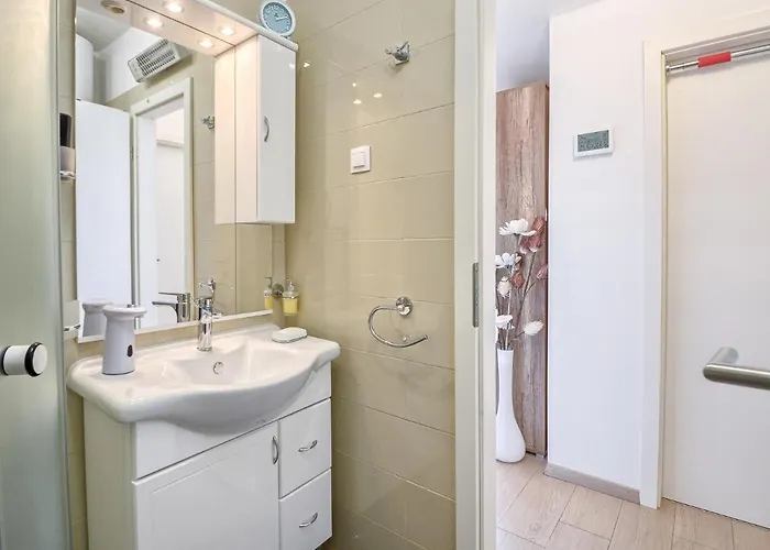 Apartman Bela ***** Póla